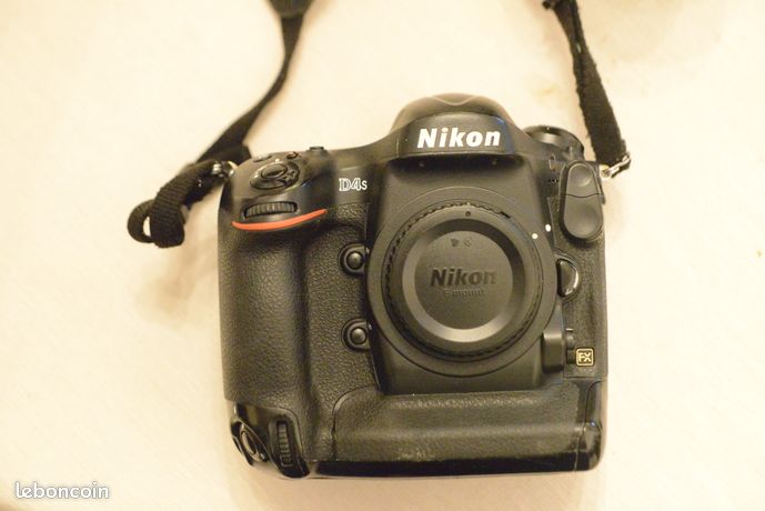 Nikon D4S