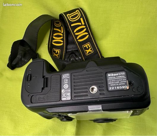 Nikon D700 trés peu utilisé 5400 déclenchements
