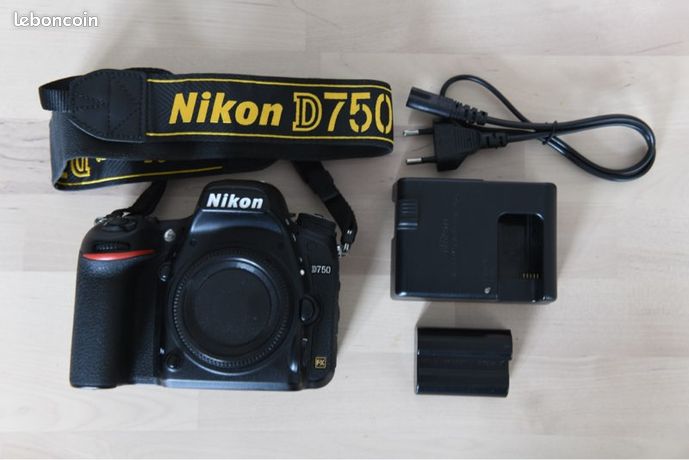 Nikon D750 + Flash SB700 Boîtier nu 31 000 déclenchements seulement