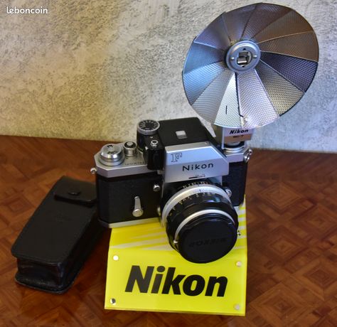Nikon F "FTN" Photomic avec un Nikkor Nikkor-S 50 mm f1.4 et Flash Nikon BC7