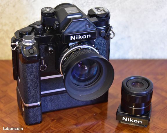 Nikon F2 S Photomic "Black" Nombreux accessoires le tout dans un TRES bel état
