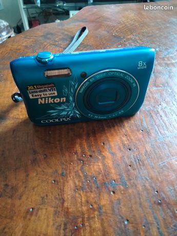 Nikon s3700