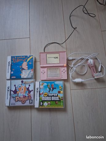 Nintendo ds avec 3 jeux et chargeurs