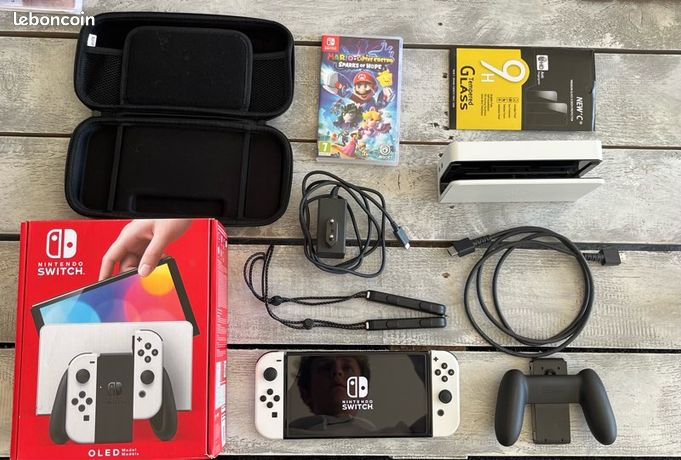 Nintendo Switch OLED Blanche - Comme Neuve