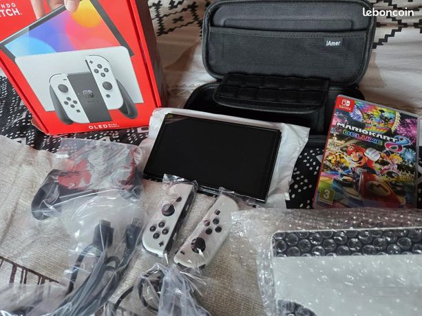 Nintendo Switch Oled + Mario Kart 8 + pochette de transport