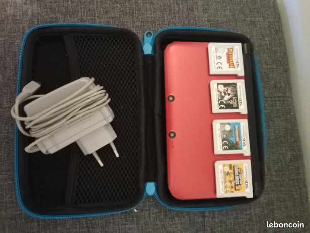 Nintendo 3DS XL red and black