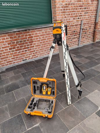 Niveau laser pro mettant fl100ha