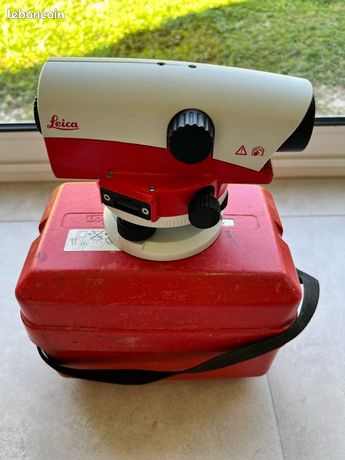 Niveau optique Leica NA720