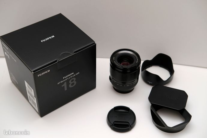 Objectif FUJIFILM XF 18mm 1.4 LM WR + Pare-soleil LH-XF18