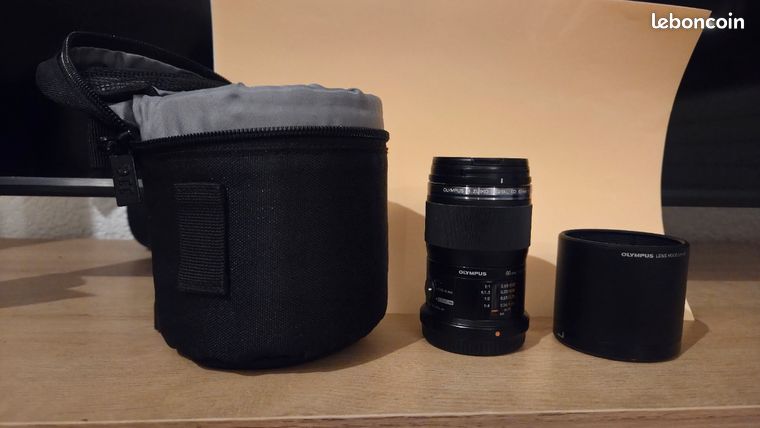 Objectif M.Zuiko 60mm + pare soleil