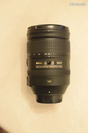Objectif Nikkor 28-300mm