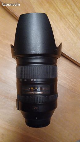 Objectif Nikon 28-300 mm