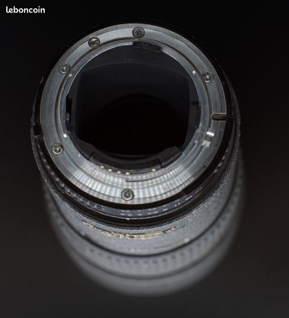 Objectif Nikon AF Nikkor ED 180mm f/28 Parfait état avec filtre UV et capuchons