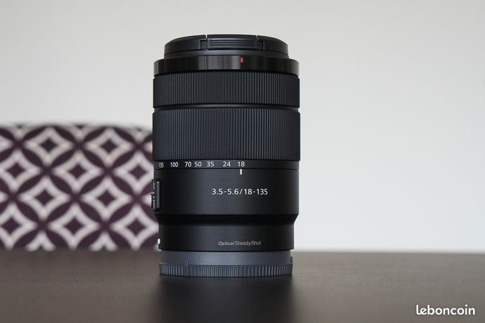 Objectif Sony E 18 135 mm F3.5 5.6 OSS - Etat Neuf - garantie 2027