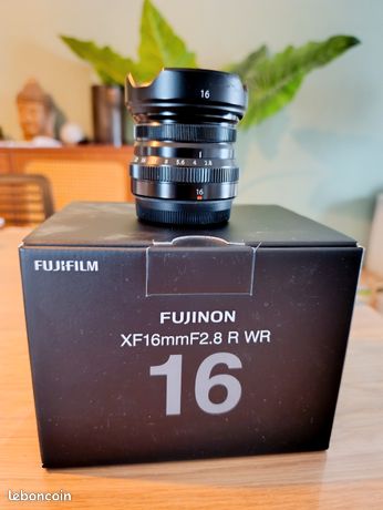 Objectif grand angle 16 mm f2.8 fujifilm