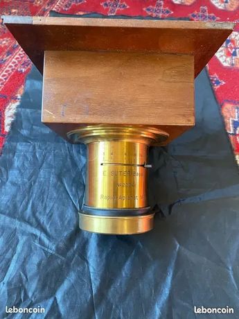 Objectif Laiton E Suter Basel Rapid Aplanat Nr3 nr 20641 environ 1890-1900 Hauteur obj seule 11.5 cm diametre lentille frontale 6.7 cm lentille arriere 6.5 cm hauteur total avec boite bois -18.5 cm