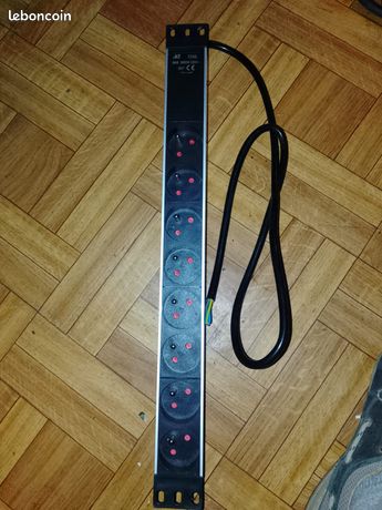 Occasion Bandeau Prise électrique/Multiprise Rackable, 1U Baies informatiques 19 pouces U1 8 Pris MAX 3680W 230V