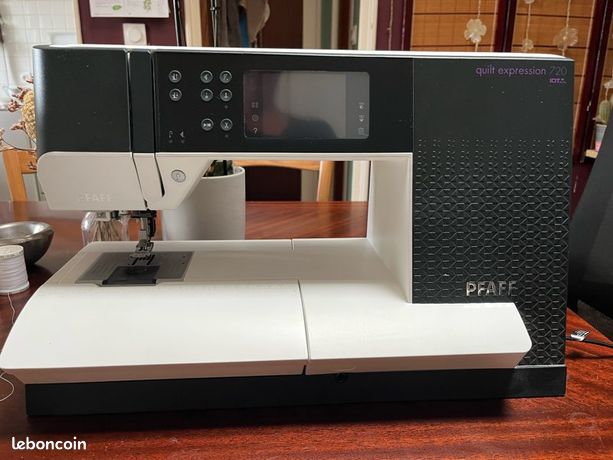 Occasion exceptionnelle. Machine à coudre « PFAFF Quilt expression 720 » qui a peu servi. État neuf