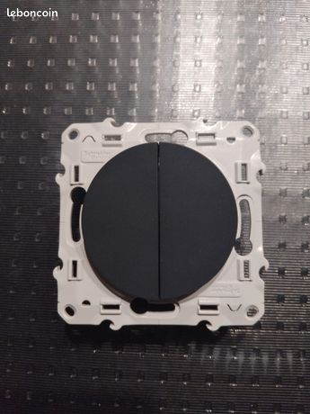 Odace interupteur anthracite poussoir