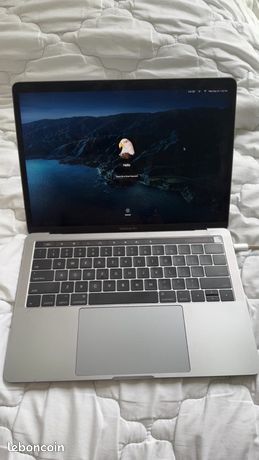 OFFRE SPÉCIALE: MacBook Pro - Excellent état - 390