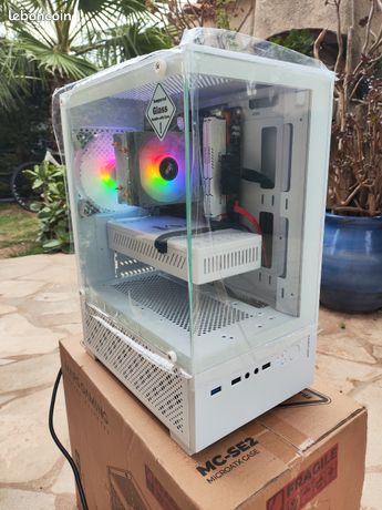 Ordinateur gamer aquarium blanc Neuf i5 / 16Go RAM / SSD 512Go / RX 580 8Go