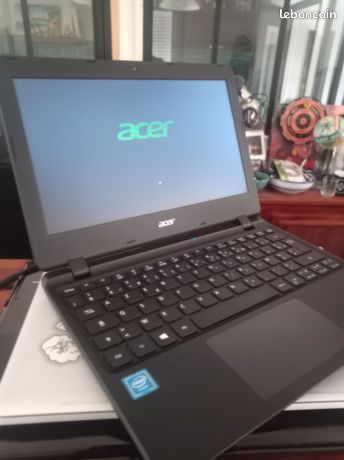 Ordinateur pc portable * 6 gigas de ram SSD 32 gigas windows 11 batterie ok