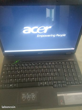 Ordinateur portable acer sous Windows 10 professionnel