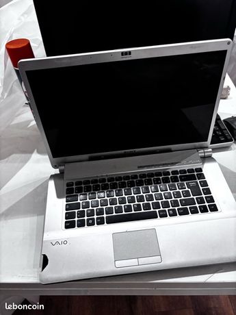 Ordinateur portable Sony VAIO PCG-3D1M Pour pièces Sans batterie ni chargeur