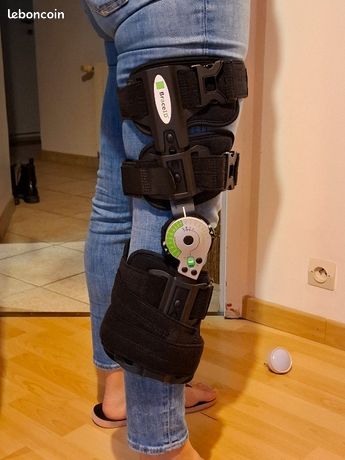 Orthése articulée genou universelle