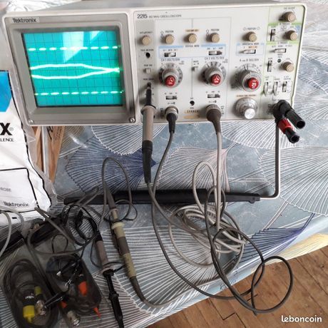 Oscilloscope 2215 60 Mhz et accessoires
