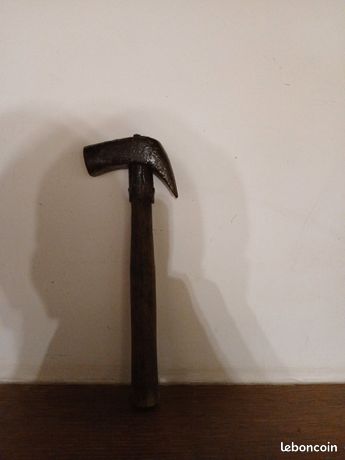 Outil de maréchal ferrant