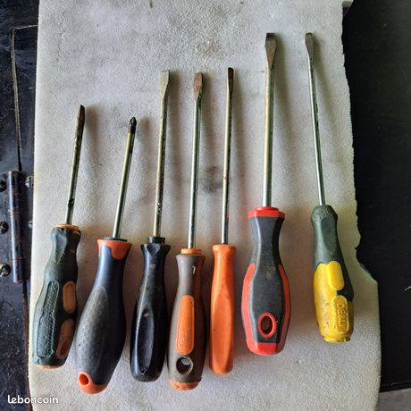 Outillage tournevis plats et cruciformes