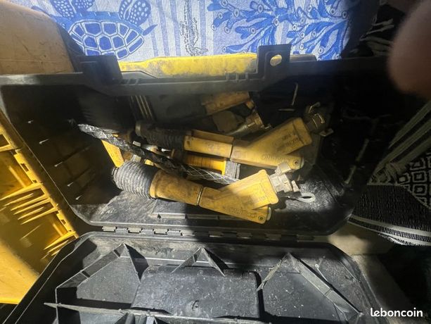 Outils. Pour tirage à aire des câble de la fibre