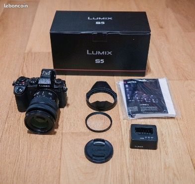 Pack Lumix S5 + 20-60mm f3.5-5.6 + filtre UV
