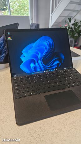 Pack Pc 2 en 1 Microsoft surface pro 9 Noir 13 écran tactile Intel Core i5 8Go