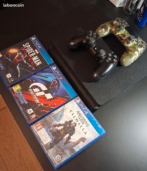 Pack PS4+2 Manettes+ 3 jeux