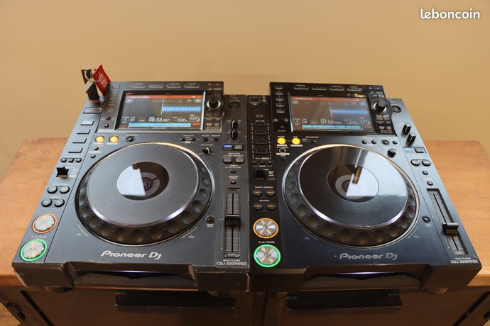 Paire de platines CDJ 2000 NEXUS 2