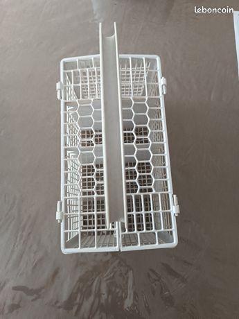 Panier a couvert lave vaisselle Les mesures 24cm sur 13cm sur 12cm