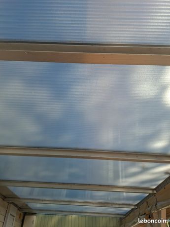 Panneau de polycarbonate