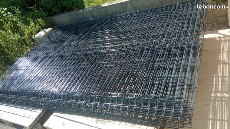 Panneaux grilles rigides