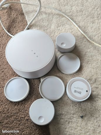 Passerelle Ikea Tradfri + 3 contrôleurs Symfonisk