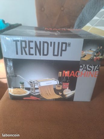 Pasta machine