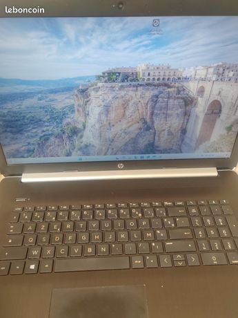 PC 17" HP pavillon BY-1234NF/ Core i7 8550U/16Gb/1To Win 11 pro