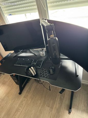 Pc gamer - 2 écran- casque studio - micro