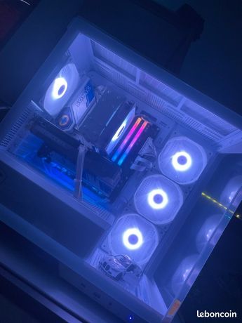 PC Gamer Blanc avec écran Gigabyte 180Hz et en QHD