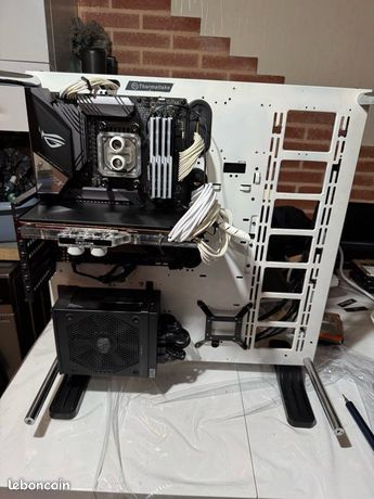 PC haut de gamme watercoolé Ryzen 7 5800X / RX 6900 XT / 32 Go / Core P5 blanc