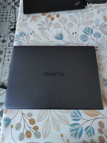 Pc Huawei Matebook 16 avec pochette