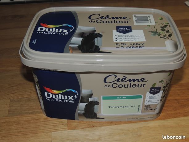 Peinture mur bois tendrement vert