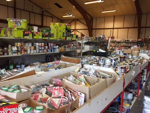 Peinture,quincaillerie,visserie,matériel