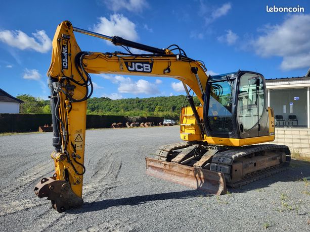Pelle sur chenilles JCB JZ 140 LC lame pads